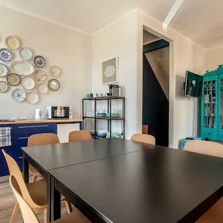 Carnot House *